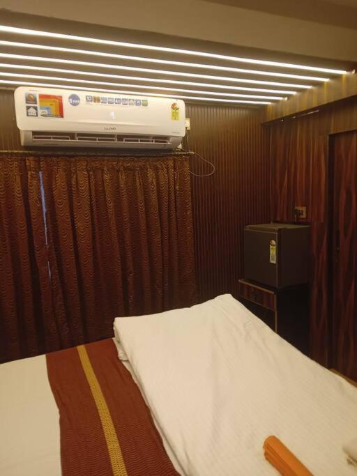Ostro Inn Studio Apartment Kolkata Exterior photo